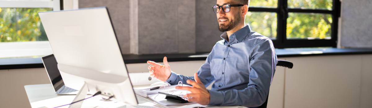 canva-recruiter-doing-taxes-with-comupter