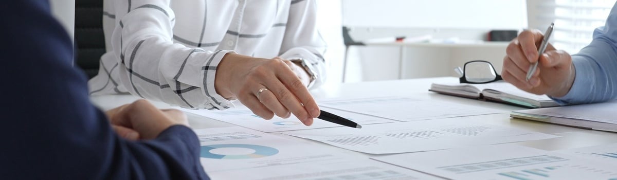 recruiters-reviewing-cash-flow